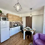 Joy Center & Free Parking * Бургас